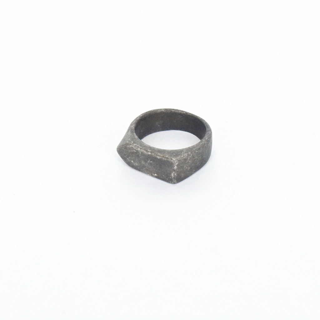 Broken edge ring