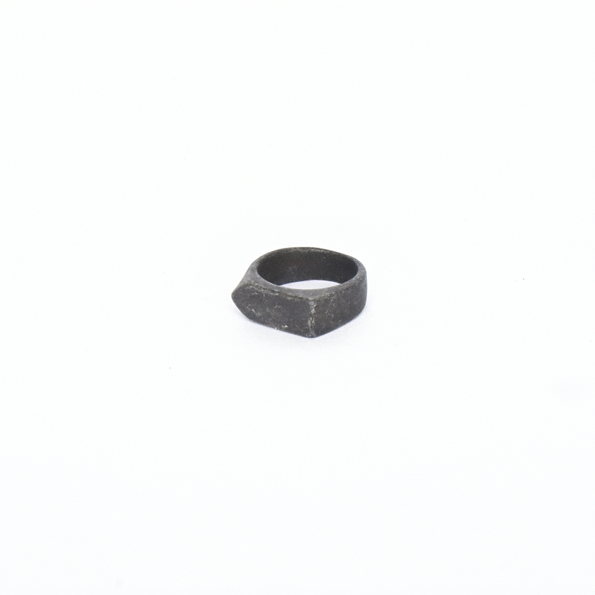 Broken edge ring