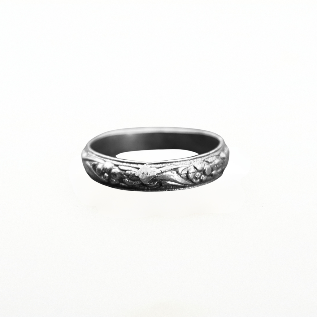 Bloom Line Ring